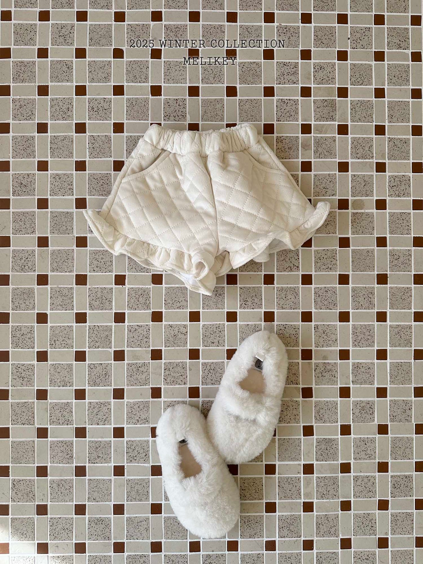 퀄팅프릴반바지