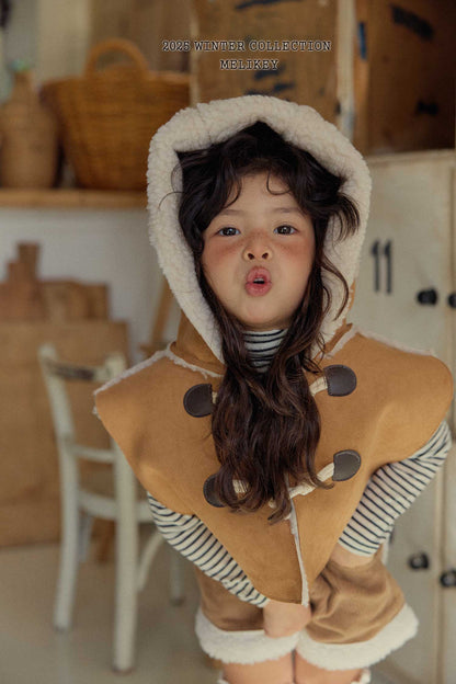 무스탕후드케이프