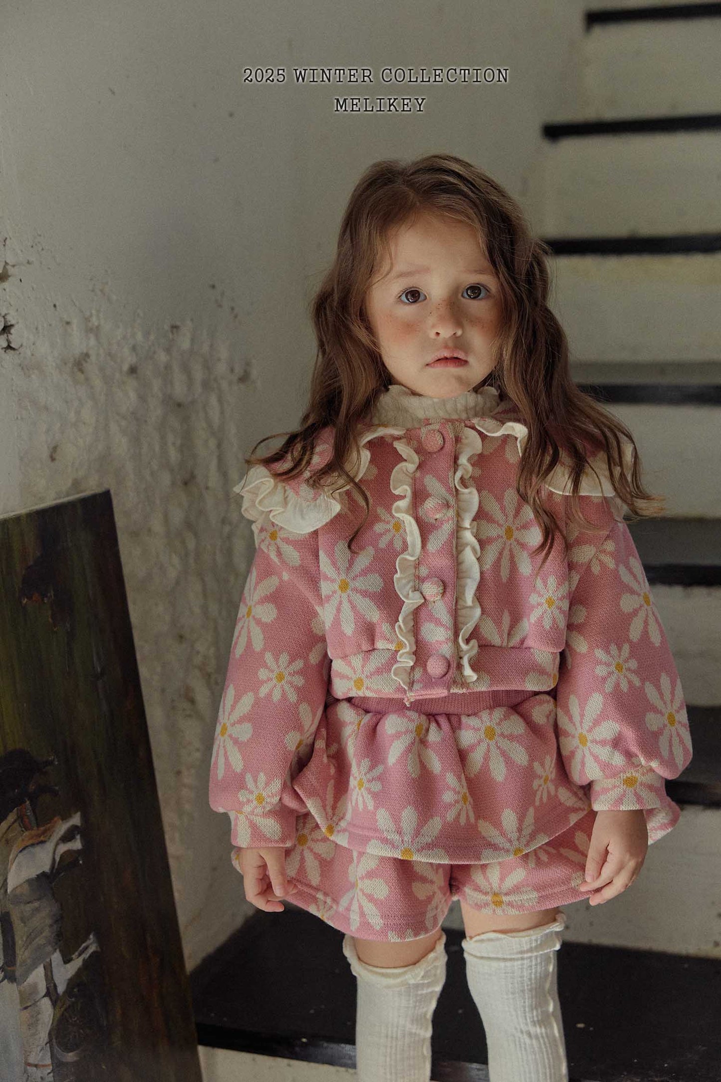 니트꽃프릴반바지