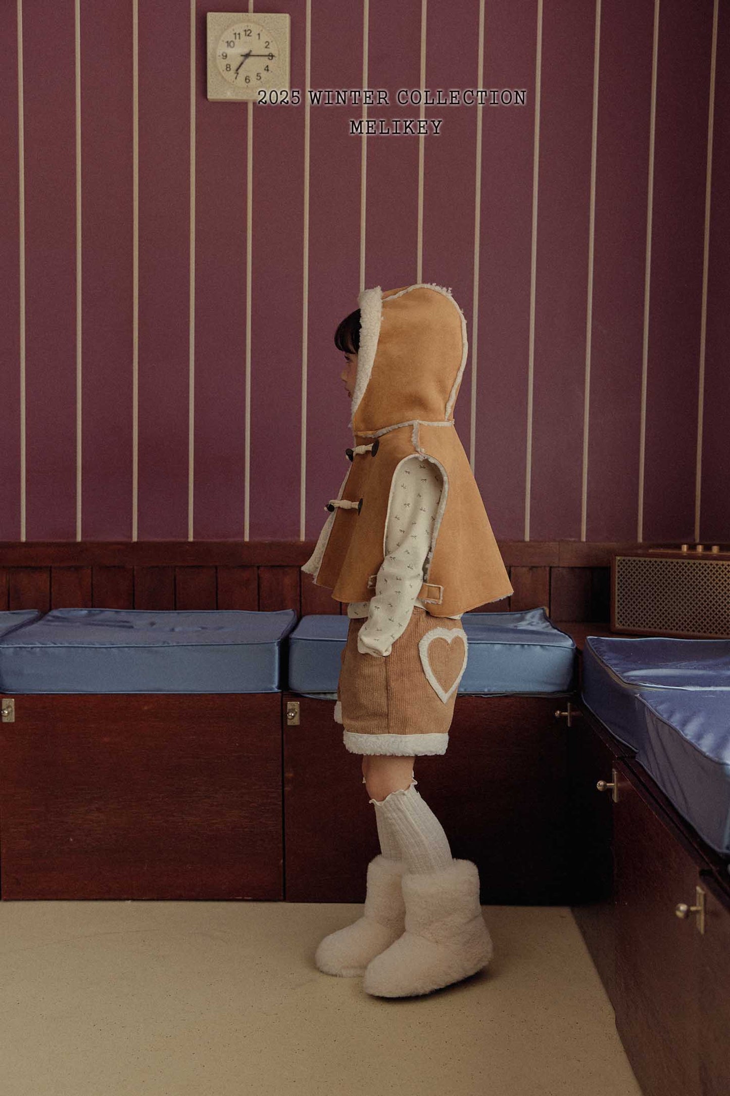 무스탕후드케이프