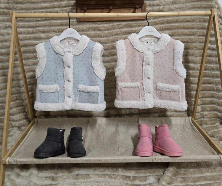 눈송이무스탕조끼